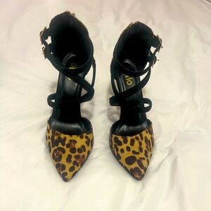 Olio Cheetah Print Faux Calf Hair High Heels